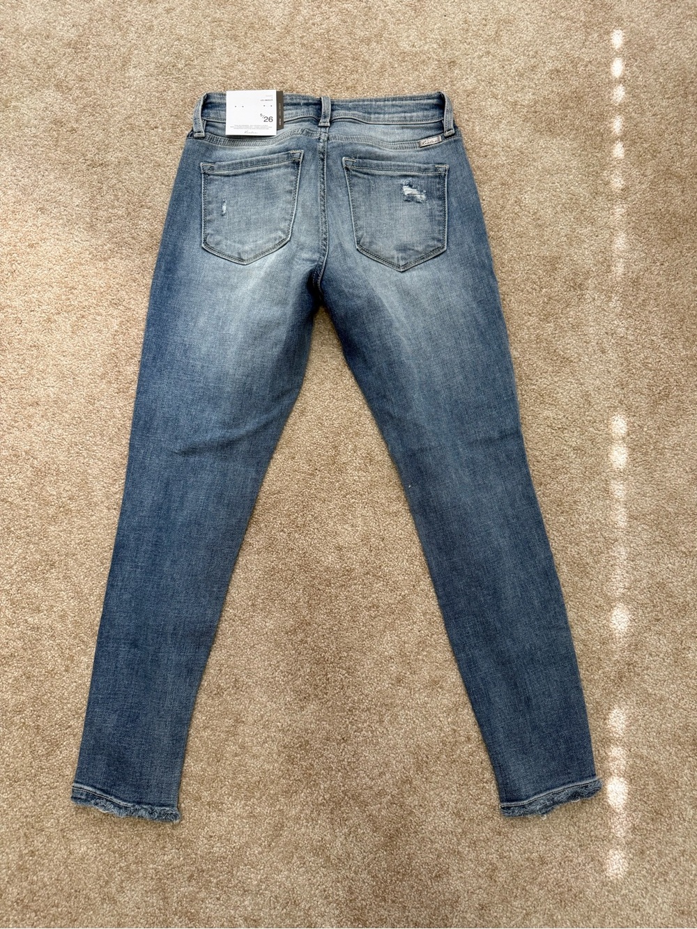 NWT KanCan Kaleigh Distressed Mid Rise Skinny Jeans Size 5/26 - Picture 3 of 7